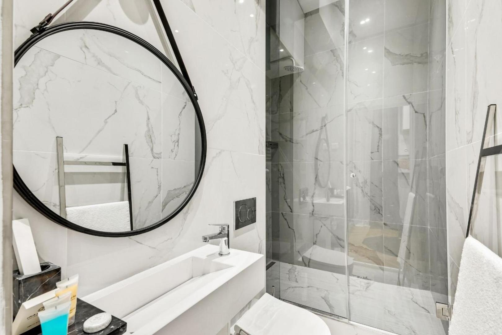 206 Hermes - Superb In Paris