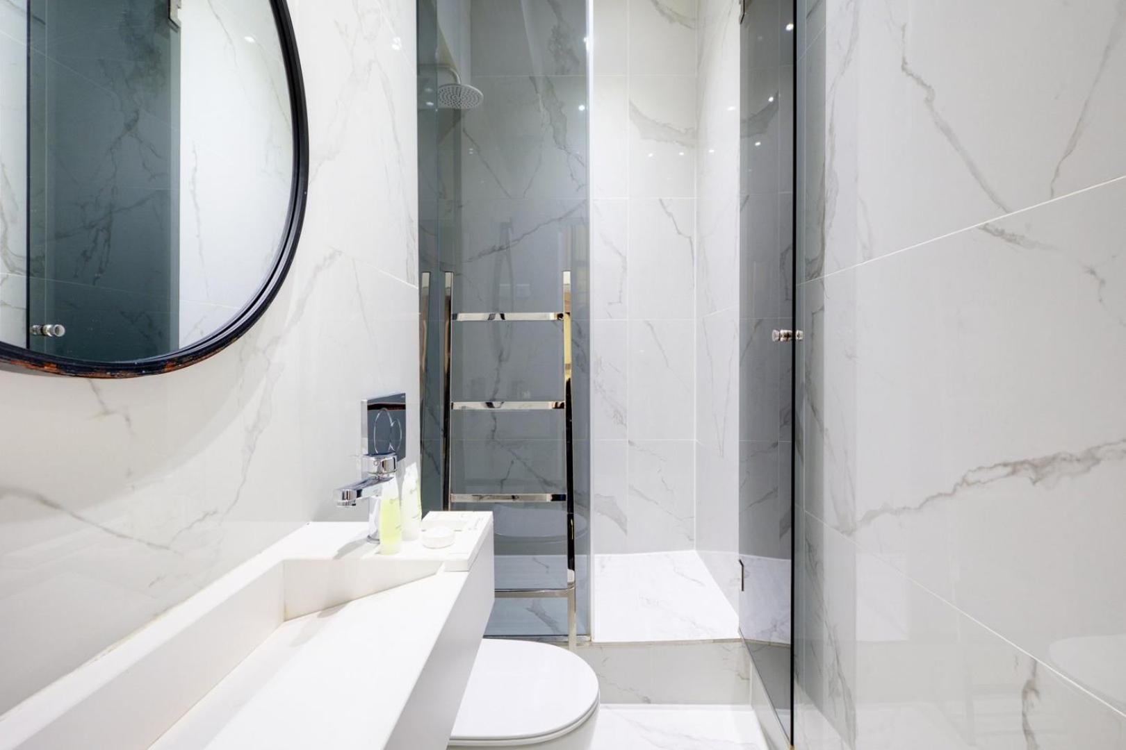 206 Hermes - Superb In *